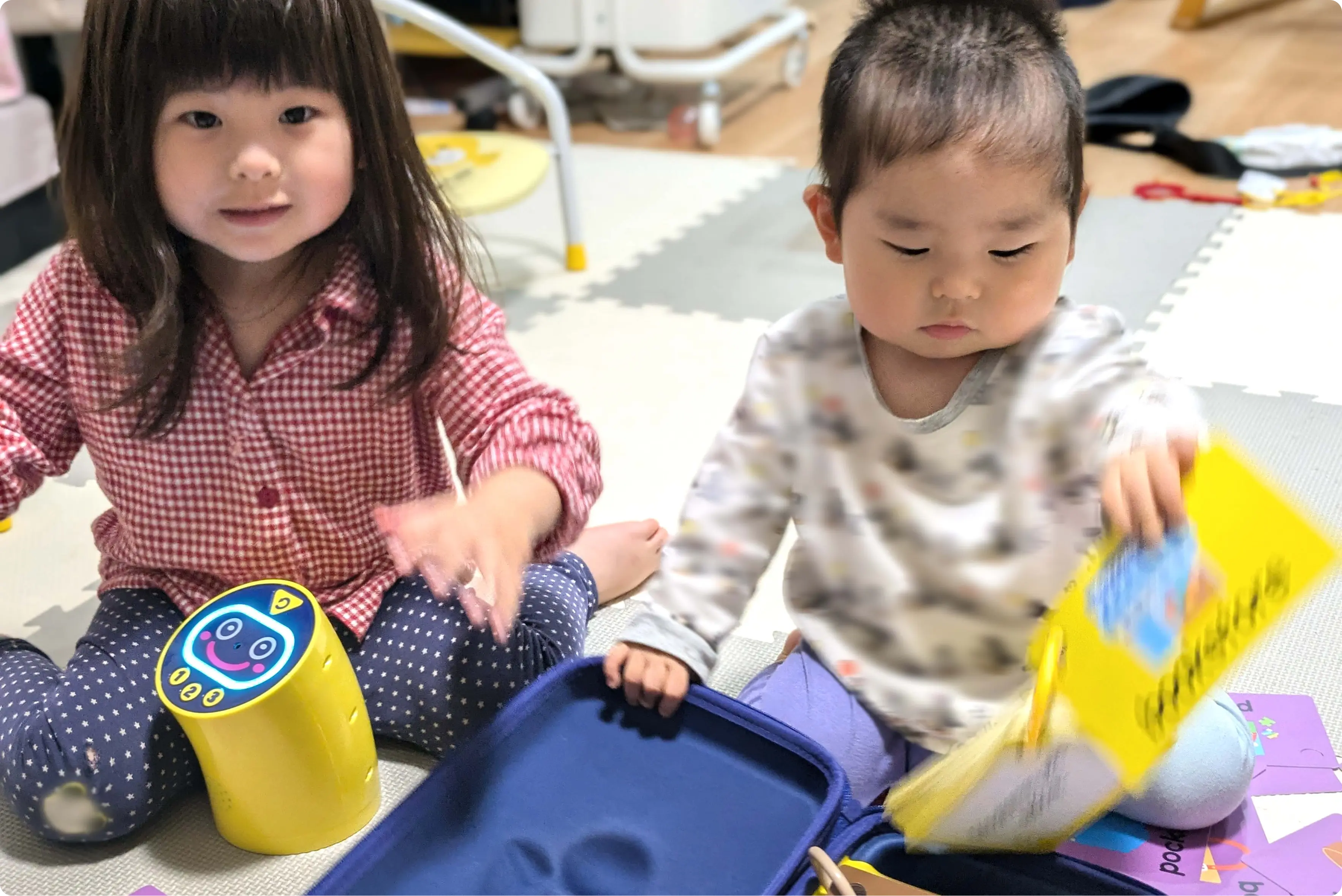 3歳・1歳の兄弟の写真